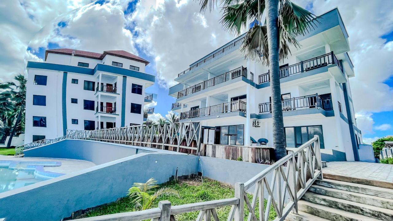 Majula Boutique Hotel Серекунда Экстерьер фото