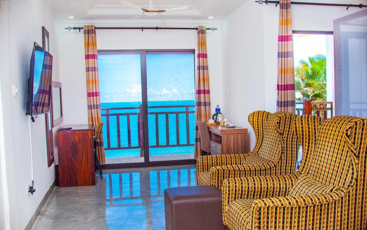 Majula Boutique Hotel Серекунда Экстерьер фото